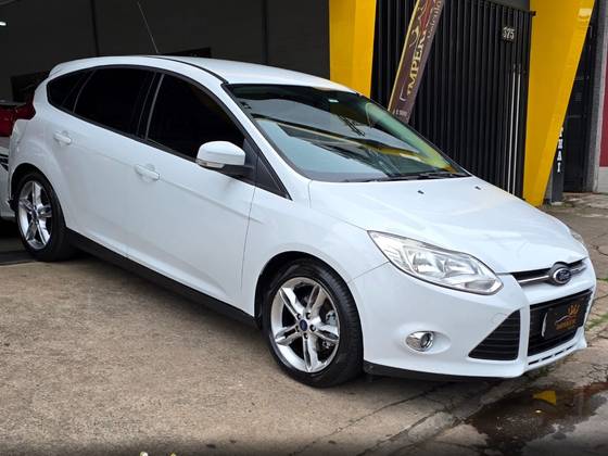 FORD FOCUS 2.0 SE 16V FLEX 4P POWERSHIFT FORD FOCUS 2.0 SE 16V FLEX 4P POWERSHIFT